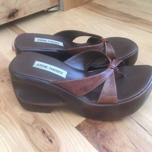 EUC Vintage Steve Madden Porch Platform Sandals